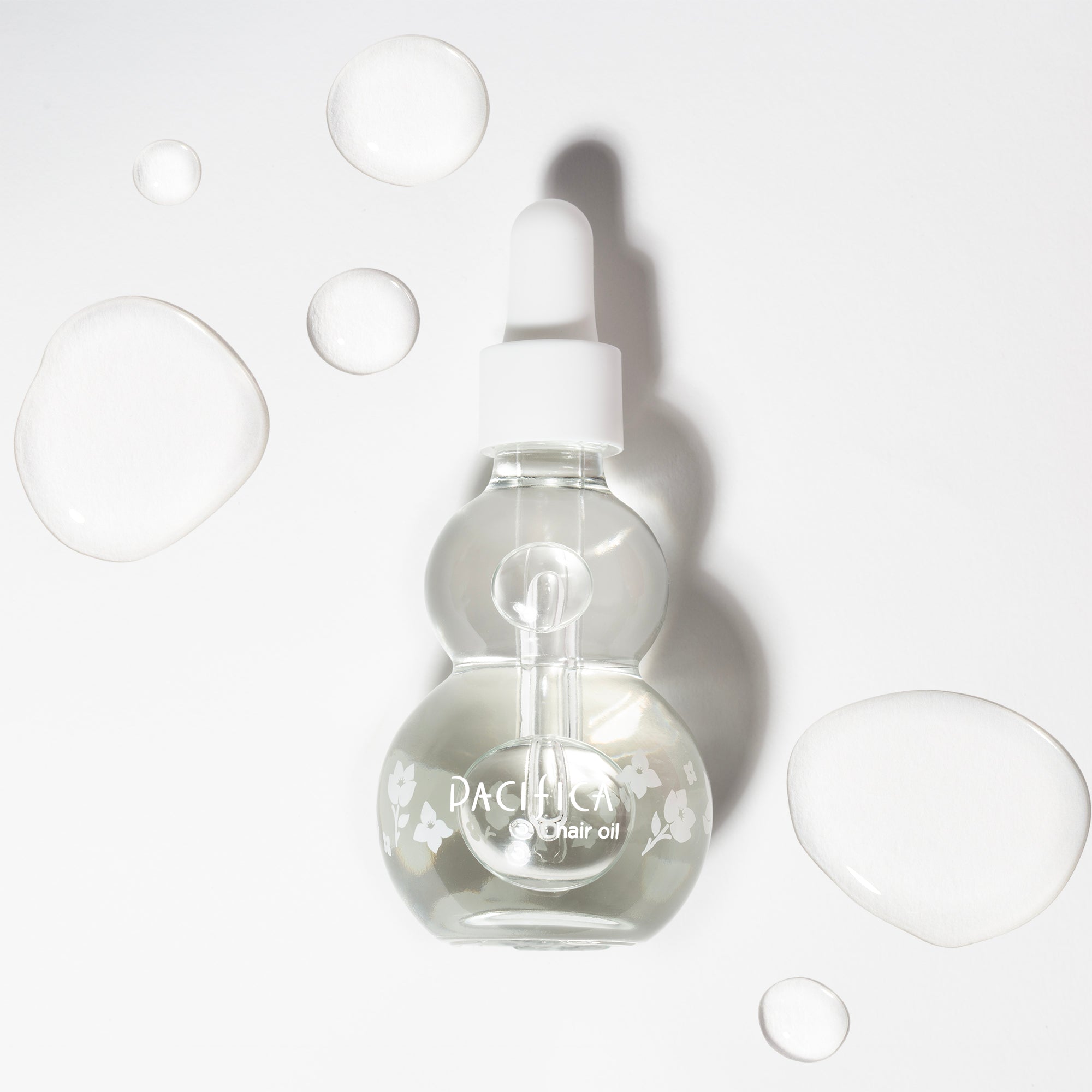 Jasmine Agave Strength + Shine Hair Oil – Model