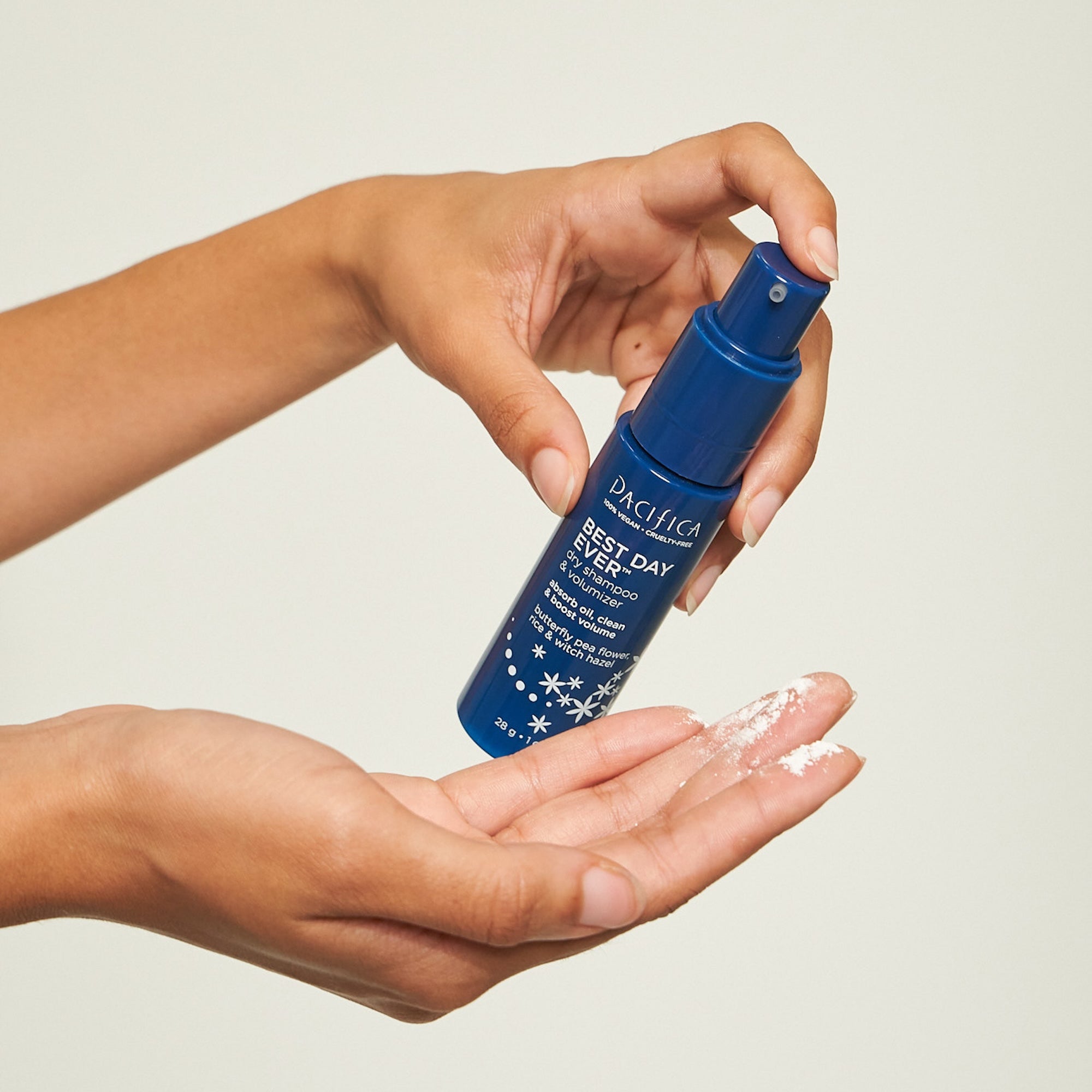 Best Day Ever Dry Shampoo – Model