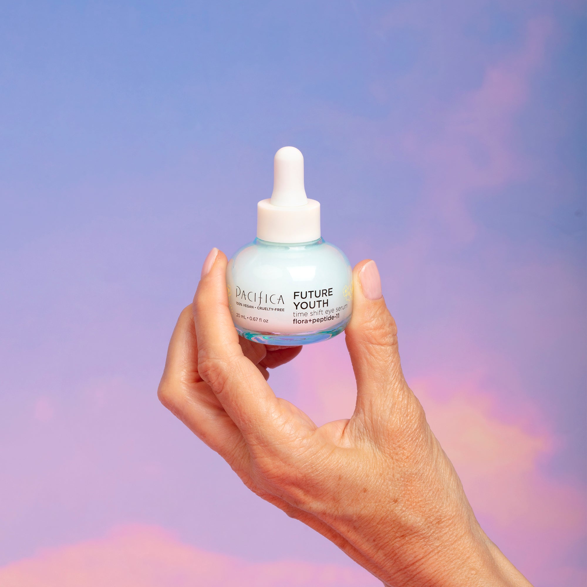 Future Youth Time Shift Eye Serum – Model