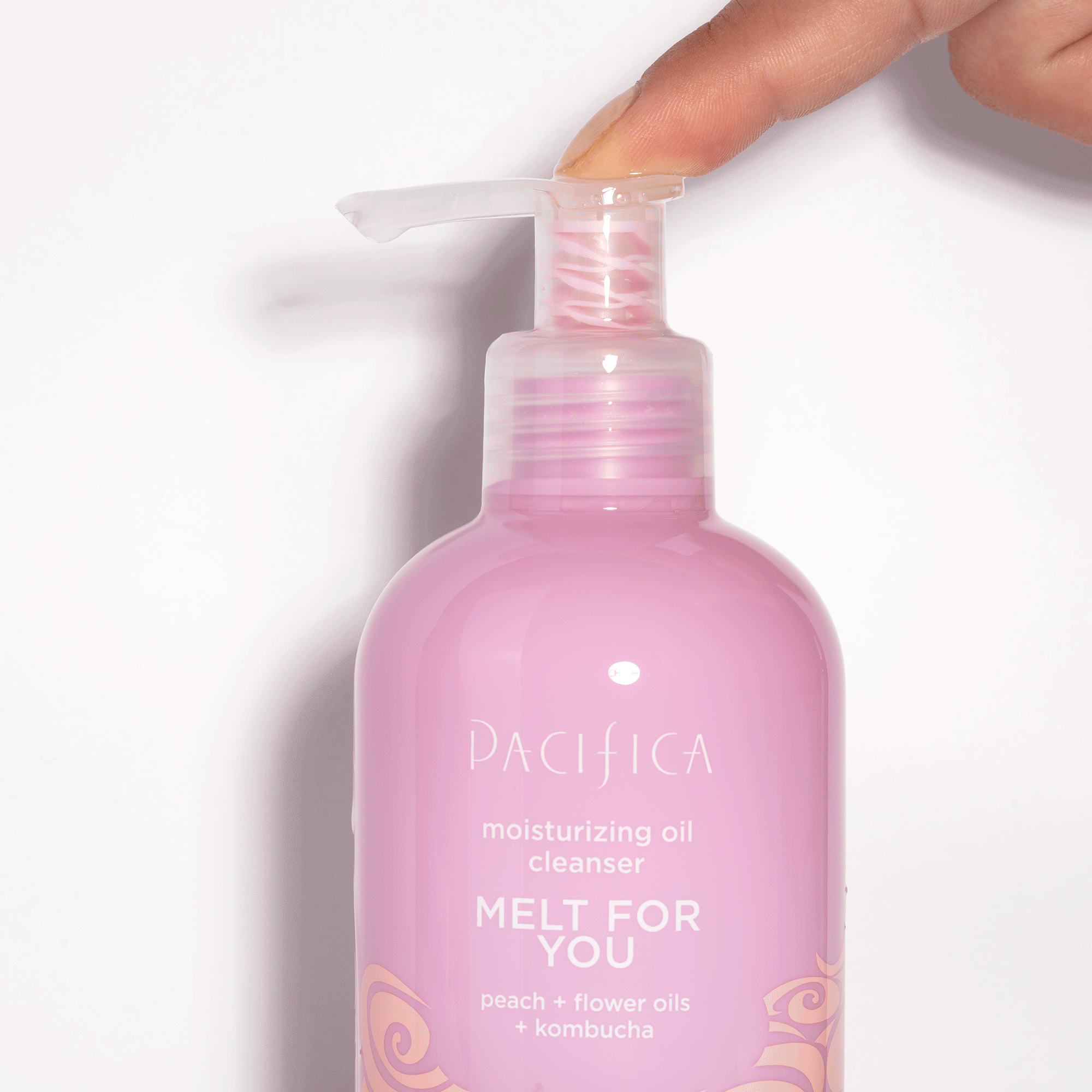 Melt For You Moisturizing Oil Cleanser – Model