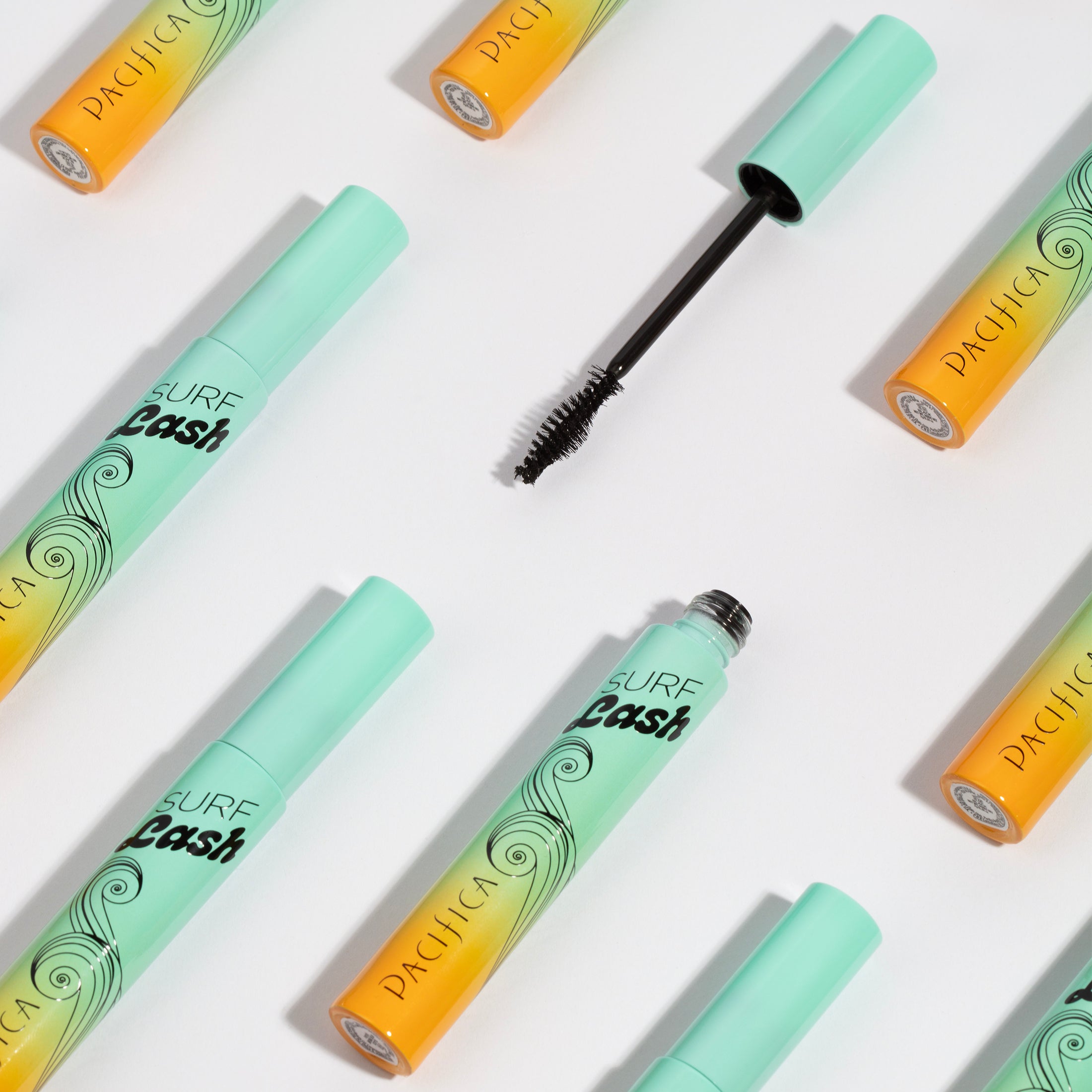 Surf Lash Mascara – Model